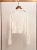 Shenzhen Nanyou Roupa Feminina de Alto Padrão Nova Coleção Primavera Estilo Levemente Maduro Gola Redonda Design Vazado Suéter de Tricô Fino Top para Mulheres