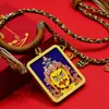 Exquisitamente Elaborado Dios de la Riqueza Amarillo Hecho a Mano Arena Mineral Tíbet Thangka Cinco Direcciones Nepal Caja Gawu Collar Colgante de Cuerda de Cinco Direcciones Mayoreo