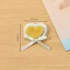 Novos Acessórios Disponíveis para Pronta Entrega: Laços Trançados Decorados com Pérolas em Formato de Coração de Renda para Cabelo, Roupas e Bolsas