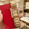 Nuevo Estuche de Reloj Rectangular Incrustado con Diamantes con Números Romanos, Elegante Movimiento de Cuarzo, Esfera Grande, Reloj Dorado para Mujer al por Mayor