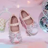 Sapatos de Couro para Meninas 2026 Nova Coleção Primavera/Outono Sapatos Pequenos de Couro com Franja e Laço com Saia de Gaze Branca Sapatos Infantis Planos Leves