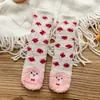 Calcetines de dormir de garra de gato de invierno Calcetines de terciopelo de coral Calcetines de piso para niños Calcetines de tubo medio gruesos y cálidos Calcetines dispensadores para bebé Venta al por mayor