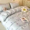 Conjunto Simples de Quatro Peças de Seda de Gelo Classe A 2026 Novo Verão Sensação Fresca Sedoso Lençol de Dormir Nu Capa de Edredom Conjunto de Três Peças para Dormitório