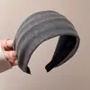 Diadema Diaria de Ala Ancha para Niñas, Versátil Otoño/Invierno, Cómoda, Diadema Alta para la Parte Superior de la Cabeza, Múltiples Colores Disponibles, Accesorio para el Cabello