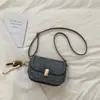 Bolso pequeño texturizado para mujer, nuevo y moderno 2026, bolso cuadrado pequeño retro para el hombro, bolso de hombro y bolso cruzado popular de otoño