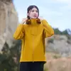 Chaquetas softshell personalizadas a prueba de viento e impermeables para ejecutivos corporativos, diseñadas para actividades de team-building al aire libre y como uniformes de trabajo, ofreciendo calidez y protección contra condiciones climáticas adversas