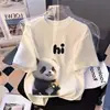 Camiseta Branca Fofa de Panda com Manga Curta e Corte Solto para Mulheres, Novo Design de Verão 2026 Meia Manga, Camiseta Plus Size