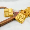 Pendientes de acero inoxidable con diseño de nicho transfronterizo europeo y americano, de invierno, chapados en oro de 18 quilates de alta calidad, con textura cuadrada, ligeros y lujosos.