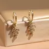 Lote mixto de varios estilos aretes de oro para mujer con colgante geométrico de circón microincrustado joyería de oreja de nicho de alta gama