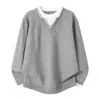 Artesão Amador 2026 Coleção Outono/Inverno: Suéter Tricot Casual Gola V, Design Color Block Simples e Versátil, Caimento Solto para Homens