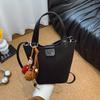 Bolso Texturizado para Mujer 2025 Otoño Nuevo Estilo de Alta Apariencia Moda Bolso Cubo Estilo Extranjero Bolso de Hombro Cruzado
