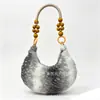 Bolso de Mano Transfronterizo Nuevo de Piel Sintética con Perlas Forma de Media Luna Retro Bolso de Felpa para Mujer de Hombro Único Cruzado de Moda Bolso Dumpling