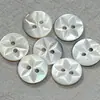 Botones de concha de abanico blanca y negra de seis pétalos, puro natural, para camisas de chifón de alta gama, pijamas de seda, vestidos y botones de cárdigan