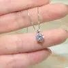 2026 Novo Modelo Colar de Diamante Único com Seis Garras para Mulheres, Simples e Luxuoso, Versátil, Estilo Único, Corrente para Clavícula, Acessório de Design da Moda