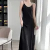 Nuevo Vestido de Verano 2024 para Mujer con Escote en V y Tirantes Falda Larga Elegante de Satén Color Sólido Versátil