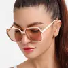 Gafas de sol transfronterizas nuevas 2020 marco europeo y americano de moda elegante gafas de sol de personalidad de moda mi clavo gafas de sol para sesión de fotos callejera