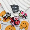 Nueva Serie de Bodas Día de San Valentín Accesorios Planos de PVC Broches, Bolsas, Accesorios para Joyería DIY, Parches de Goma Suave de Dibujos Animados