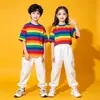 Fantasia infantil de performance listrada arco-íris conjunto de roupa de dança hip-hop cheerleading para atividades de jardim de infância e ensino fundamental conjunto de uniforme de aula moderno