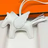 Colgante para Bolso de Pequeño Pegaso de Cuero Genuino Estilo Nuevo Hecho a Mano Llavero de Caballo de Piel de Cabra Colgante con Borla