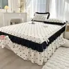 Faldón de cama estilo Hepburn francés de una sola pieza, colcha de cama de encaje con lunares estilo princesa, sábana de cama antideslizante, juego de tres piezas de faldón de cama de algodón lavado