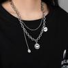 Colar Ins Europeu e Americano Minimalista Hip-Hop com Pingente de Letra e Carinha Sorridente Aço Titânio Camada Dupla Colar da Moda Corrente para Suéter