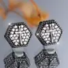 Aretes de Tachuela Cruzada Rongxing, Opciones Multicolor, Forma Hexagonal con Circonia Pavimentada, Aretes Versátiles Unisex para Hombres y Mujeres