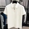 En stock nuevo estilo verano para hombre Polo dividido con media cremallera manga corta texturizada estilo Hong Kong camiseta de manga corta para hombre