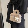 Bolsa de veludo de cordeiro para comércio exterior feminina 2024 nova moda portátil pequena quadrada versátil bolsa transversal de alta qualidade