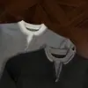 Suéter masculino moderno, novo estilo, gola redonda, com design falso de duas peças, apresentando um caimento relaxado e solto, tricô versátil casual de manga longa