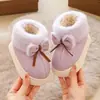 Zapatos de algodón de invierno para niños, zapatos de algodón con lazo para niños, pantuflas cálidas y antideslizantes para interiores para bebés