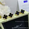 Pendientes Van Cleef Trébol de Cuatro Hojas V Oro Oro Rosa de 18K Ágata Roja Ónice Negro Pendientes de Moda Lujo Ligero Artesanía Fina