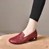 Mocasines de Piel Suave Estampados para Mujer 2026 Otoño Nuevo Estilo Mocasines Superficie de Cuero Slip-on Cómodos Versátiles Suela Suave Zapatos para Madre