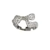 Exquisito estilo francés, lujo ligero, versátil, de alta gama, anillo abierto con forma de lazo de circonio completo, elegante, moderno, único y audaz, anillo para el dedo índice