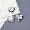 Collar de Cadena para Clavícula con Colgante de Corazón Metálico Versátil Galvanizado de Alta Gama Europeo y Americano, Joyería de Acrílico