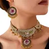 1 Conjunto de Colar e Brincos Femininos Elegantes com Flor de Strass Estilo Étnico Retrô da Moda Conjunto de Joias Femininas