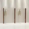 Arara de exposição para loja de roupas Cabide de parede de aço inoxidável Loja de roupas femininas Nova prateleira de exposição de piso em madeira maciça Atacado