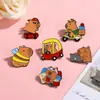 Broche Original Lindo y de Moda Capibara Dibujo Animado Insignia para Mochila Estuche para Lápices Colgante Pequeño Pin Decorativo Accesorio