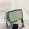 Bolsa Pequena de Textura Fragrante Estilo Francês Nova Bolsa Quadrada Pequena Acolchoada Simples Feminina Verão 2026 Bolsa Transversal Casual de Nicho