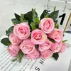 Novo produto transfronteiriço: rosas pequenas artificiais com 12 cabeças para decoração de corredor de casamento, decoração de Dia dos Namorados, decoração de casa, flores artificiais de seda