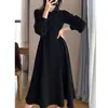 Vestido Preto Gola Polo Tamanho Plus Size 150kg para Mulheres Curvilíneas, Versátil para Outono/Inverno, Emagrecedor, Vestido Base Longo