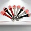 Los nuevos modelos 2026 del fabricante Fuyingyi, colgantes LED mini con forma de corazón brillante, forma de estrella y forma redonda, se pueden imprimir con logotipo