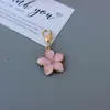 Chaveiro Pingente Flor Colorida Perolada Popular da Temu Flor Clássica de Cinco Pétalas Decoração de Bolsa Chaveiro de Carro em Estoque