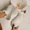 Botas de Neve Espessas com Solado Grosso, Estilo Europeu e Americano, Cor Sólida, de Calçar, Forradas com Lã, para Mulheres, com Bico Redondo e Elástico, Botas de Algodão, Novas para Outono e Inverno de 2025