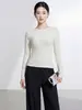 Top de Ropa Interior de Principios de Primavera con un Diseño Elegante, Corte Ajustado, Mangas Largas, Sensación de Alta Gama, Color Sólido, Camiseta Simple de Issey Miyake