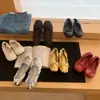 Zapatos de mujer de suela blanda para combinar con faldas, nuevo modelo 2026, antideslizantes, zapatos de punta baja estilo hada, mocasines planos estilo coreano, modernos