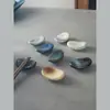 Descansador de palillos de cerámica estilo japonés, soporte para palillos cocido en horno, reposacucharas, soporte para palillos comercial público, cojín creativo para palillos para uso doméstico, montaje de mesa de restaurante
