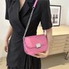 Bolso de cadena de verano, nuevo estilo, moderno y bonito, para llevar debajo del brazo, sencillo y popular, con textura personalizada, pequeño y cuadrado.