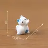 Miniaturas adorables de gatos en forma de corazón, perfectas para decoraciones DIY de casas de muñecas y como pequeños adornos de escritorio.