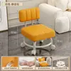 Taburete bajo universal con ruedas para uso doméstico, cómodo para sentarse a largo plazo, taburete pequeño con ruedas para facilitar el movimiento, taburete redondo para cuidar a los niños