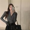 Camisa de cuello en V para mujer, prenda exterior, suéter ajustado negro, primavera 2021, nueva camiseta de manga larga ajustada, base para el cabello